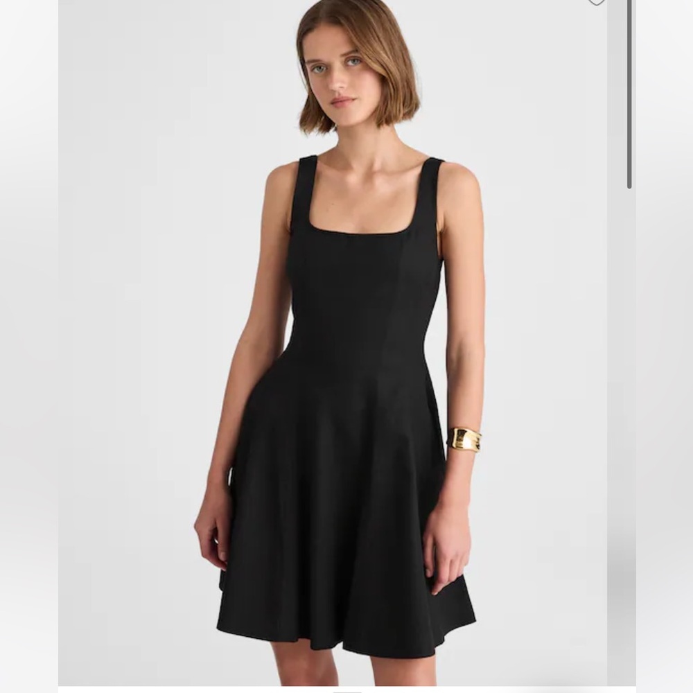 Seamed Open Squareneck Mini
Dress